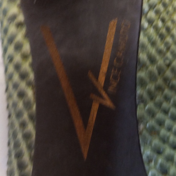 VINCE CAMUTO  GREEN, LEATHER, SNAKE SKIN PRINT, BRAIDED BOW-TIE HEELS - Picture 13 of 16